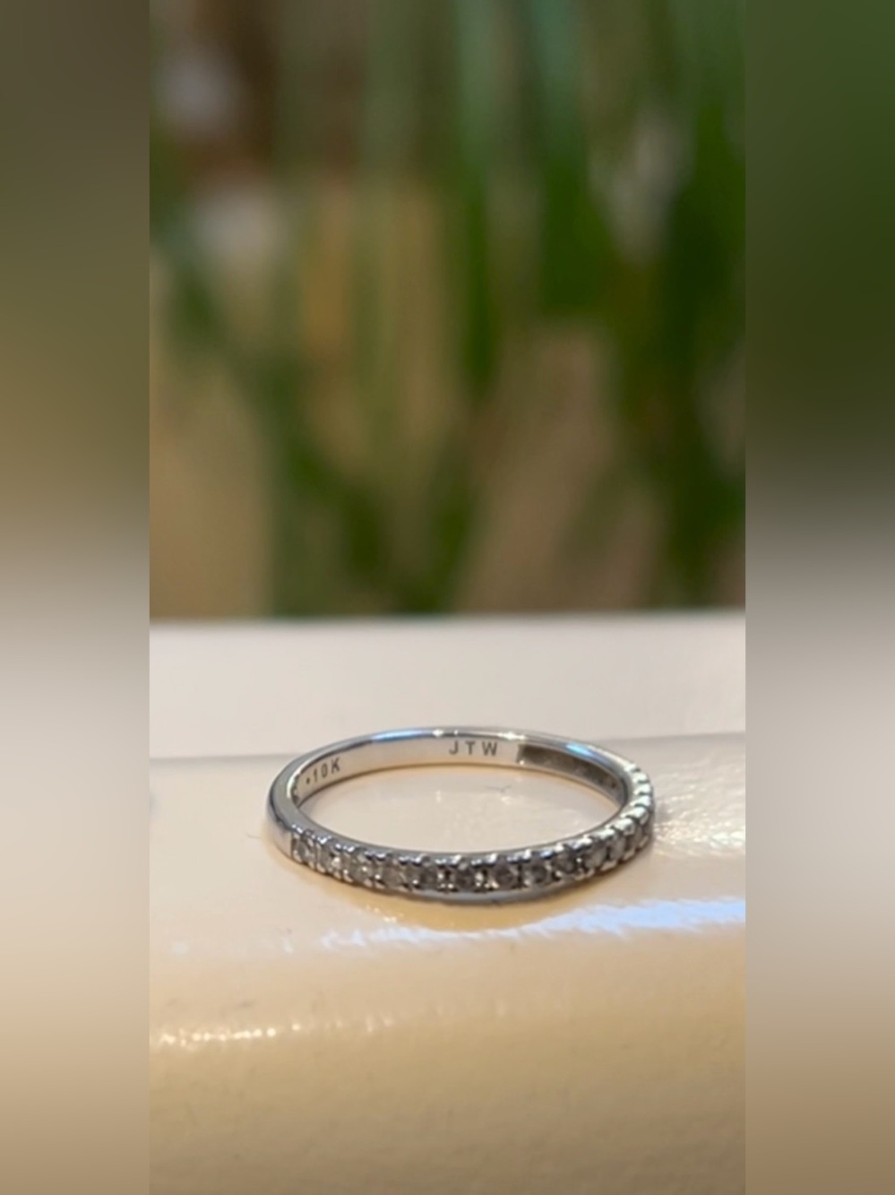 Beautiful 1/3 carat diamond, 10 k white gold band🤩